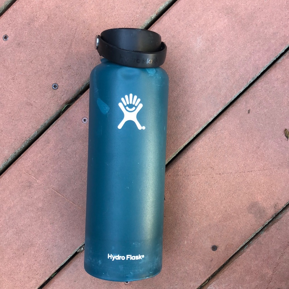 Hydro flask 40 oz - teal